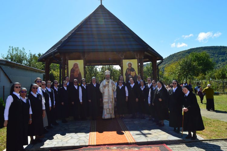 A fost târnosită biserica Schitului „Înălțarea Sfintei Cruci” din Săliștea de Sus