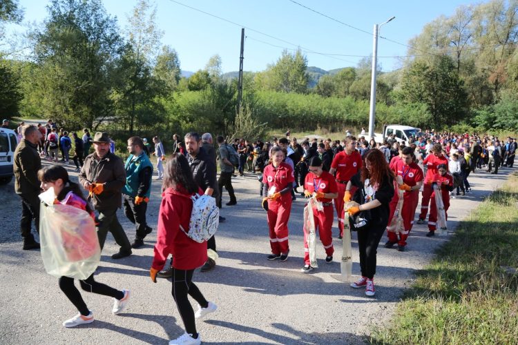 Mobilizare exemplară în Maramureș: peste 17.000 de voluntari au participat  la „Let’s Do It, Romania 2024!”