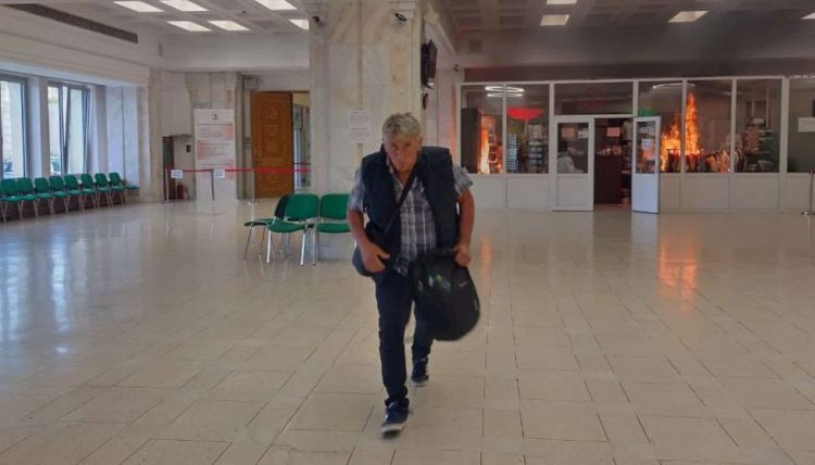 Atacatorul de la Parlament a fost reținut. Câți ani de închisoare riscă. Cum explică gestul său