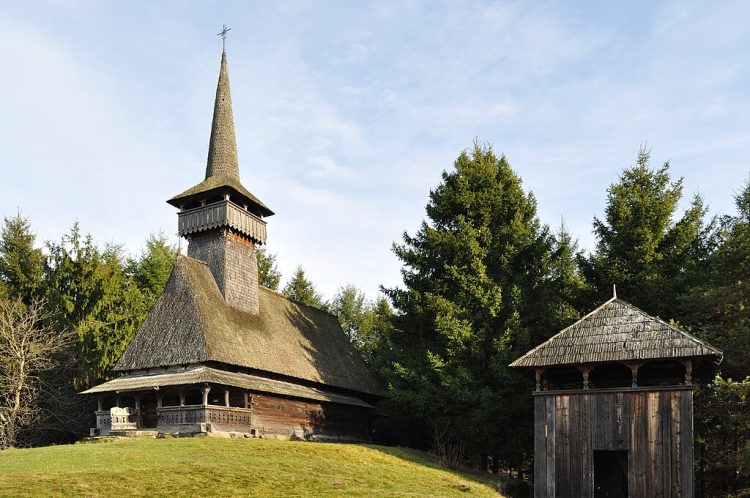 Donaţie a Guvernului SUA pentru biserica din lemn a Muzeului Maramureșan din Sighetu Marmației