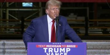 Trump promite „expulzări în masă” în Springfield, unde i-a acuzat pe migranţi că mănâncă pisici