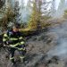 Încă o zi, încă un incendiu. A luat foc vegetația uscată în zona lacului Măgura