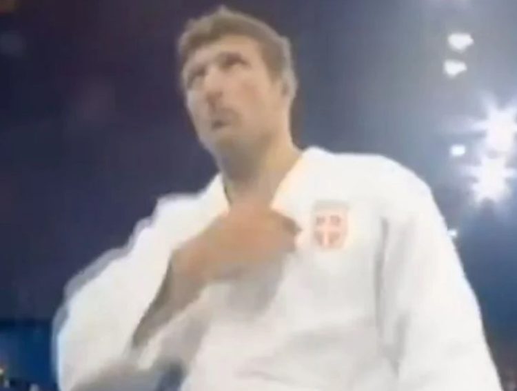 Cum să ne mai ajute Dumnezeu? Un sportiv, campion mondial la judo, suspendat pe 5 luni pentru că și-a făcut semnul crucii la Jocurile Olimpice