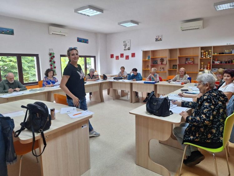 De luna viitoare se reiau cursurile de limba engleză pentru vârstnicii băimăreni