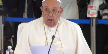Papa Francisc: „Pacea nu se construiește cu arme, șefii de stat vor fi judecați după istorie”