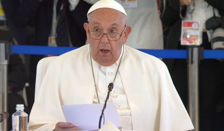 Papa Francisc: „Pacea nu se construiește cu arme, șefii de stat vor fi judecați după istorie”