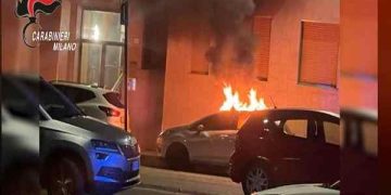 Piroman în Italia. Un român este acuzat de incendierea a 33 de maşini şi motociclete