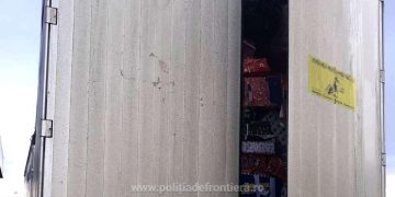 Peste opt tone de deşeuri, oprite la intrarea în ţară