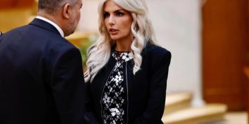Cât de adânc e băgat Ciolacu în escrocheria Nordis? Premierul PSD a fost prins în avionul Dubai alături de familia Vicol-Ciorbă