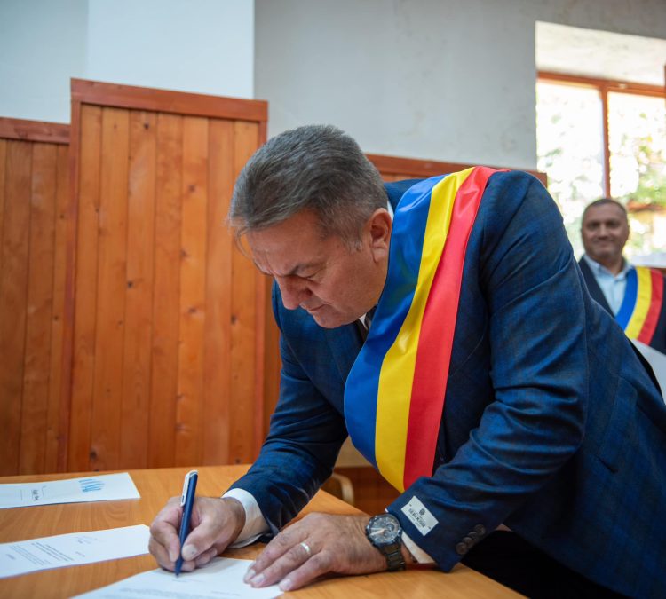Grigore Tomoiagă, primarul de Moisei, a depus jurământul pentru cel de-al doilea mandat