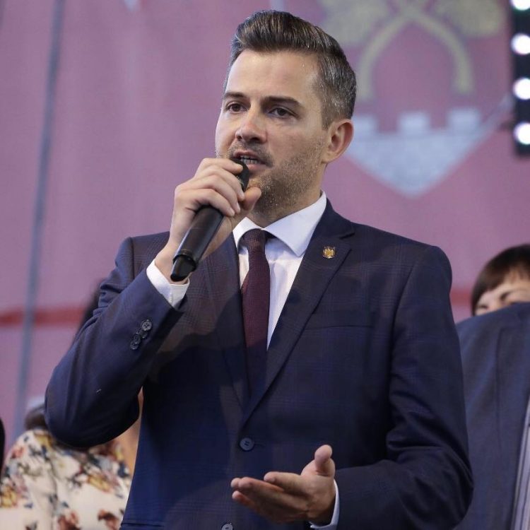 EXCLUSIV: Maramureșul are un nou parlamentar. Cosmin Butuza a depus jurământul 