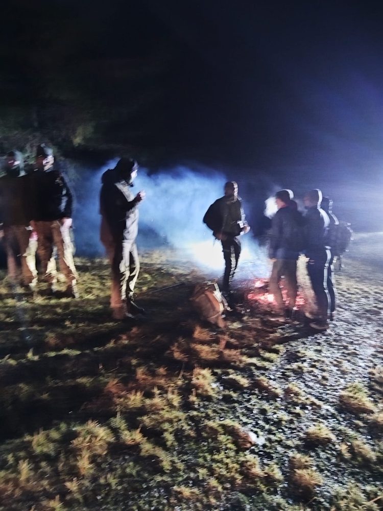 Opt cetăţeni ucraineni, recuperaţi de pe munte