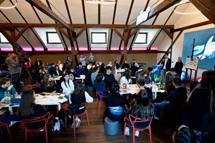 BCR lansează în Baia Mare ZBOR, cel mai extins ecosistem dedicat tinerilor din România, și anunță deschiderea primelor 7 hub-uri în țară