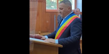 „Jur să respect Constituţia şi legile ţării şi să fac, cu bună-credinţă, tot ceea ce stă în puterile şi priceperea mea pentru binele locuitorilor orașului Borșa. Aşa să-mi ajute Dumnezeu!”