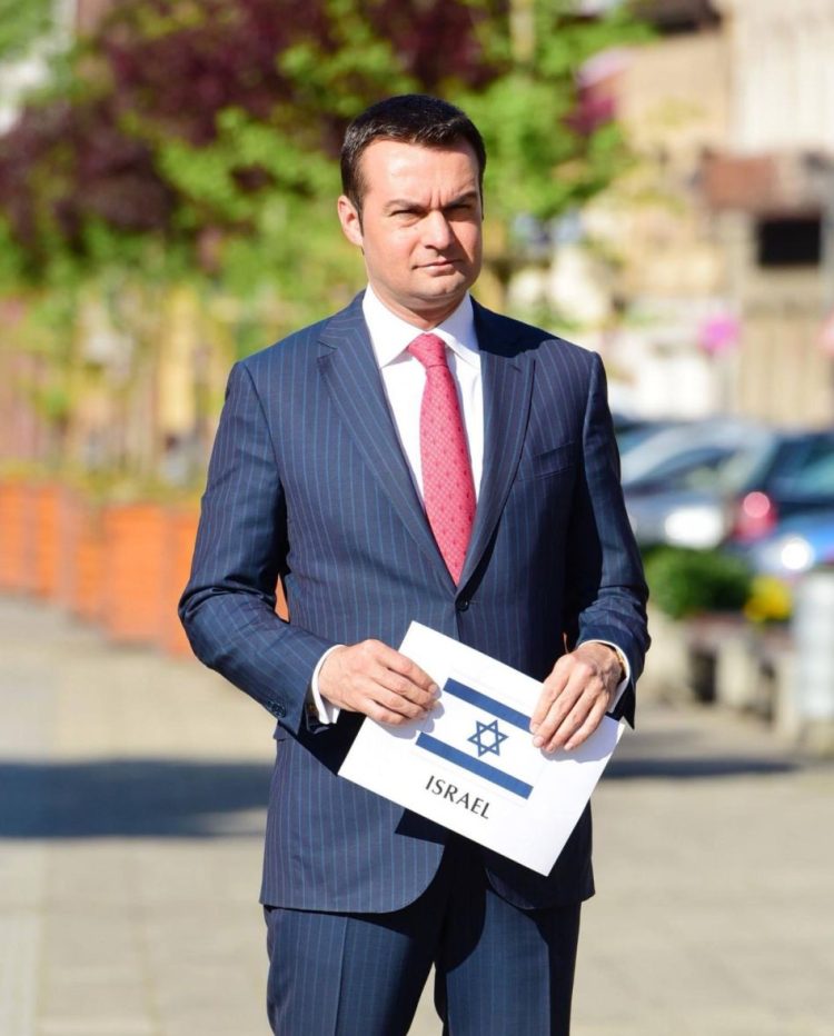 Astăzi eu am dorit să aduc în amintire ziua de 2 octombrie…