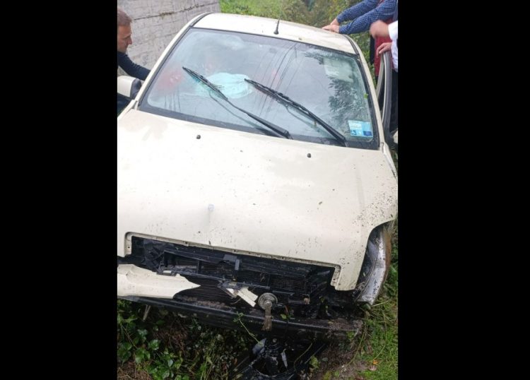 Accident în Ardusat. Intervin mai multe echipaje de ambulanță și o descarcerare