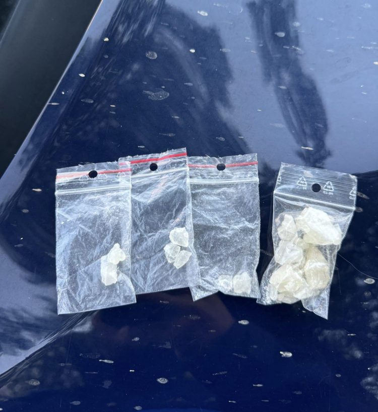 Tânăr prins cu droguri de jandarmi în Târgu Lăpuș