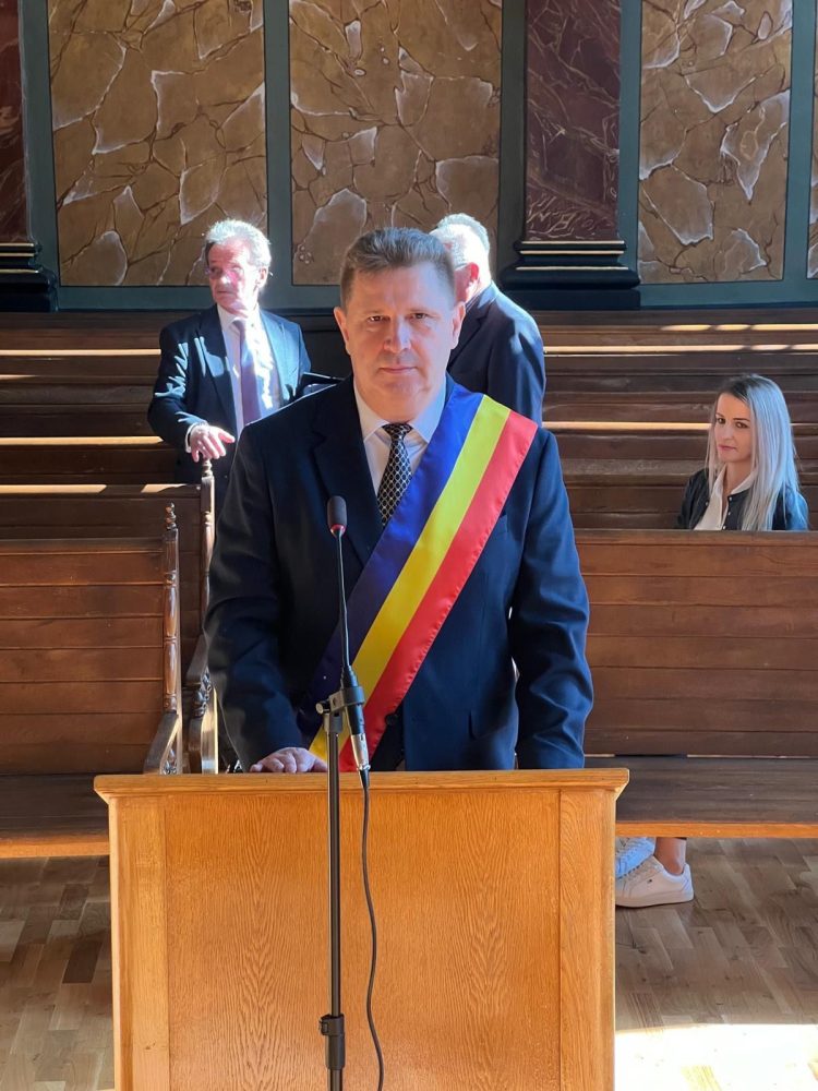 Laurențiu Batin a depus jurământul penttu un nou madat de primar al comunei Giulești