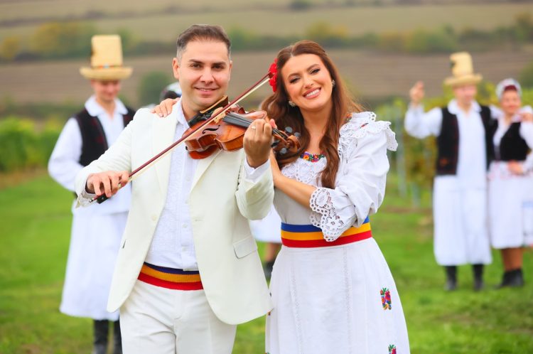 Artista Lavinia Goste continuă să îşi surprindă fanii cu noi proiecte inedite!