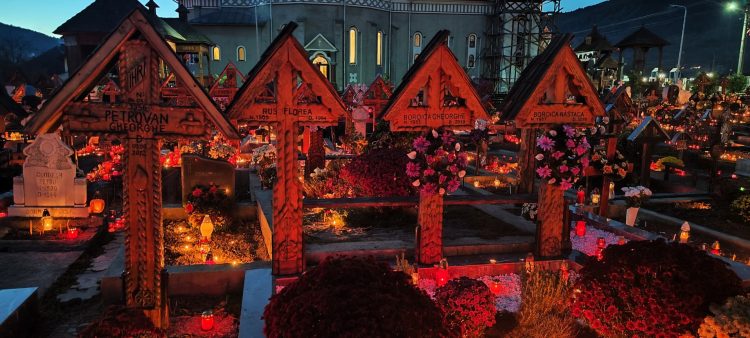 Luminație la Strâmtura. O zi de reculegere și amintire pentru cei plecați dintre noi