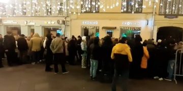 Surpriză de proporții în fieful lui Putin. „Sute de cetăţeni ai Moldovei” au venit la amabasa de la Moscova pentru a vota