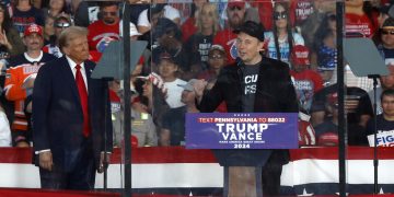 Trump a revenit în locul tentativei de asasinat, în Pennsylvania. La miting a fost prezent şi Elon Musk