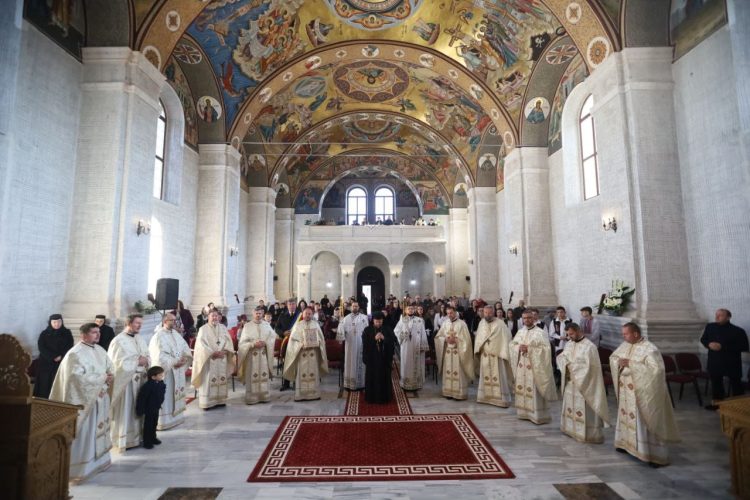 Medalii Omagiale „Justinian Arhiepiscopul”, acordate de Preasfințitul Părinte Timotei Sătmăreanul la Șomcuta Mare