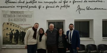 Elevi ai Centrului Județean de Excelență Maramureș, în dialog cu ziaristul și istoricul Thierry Wolton