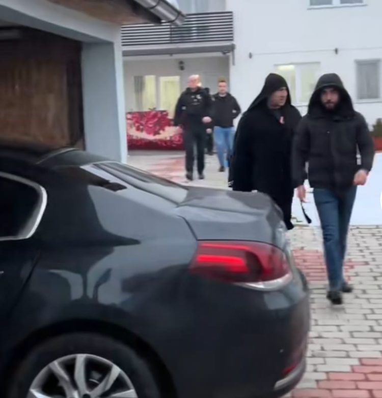 Percheziții la Rozavlea!