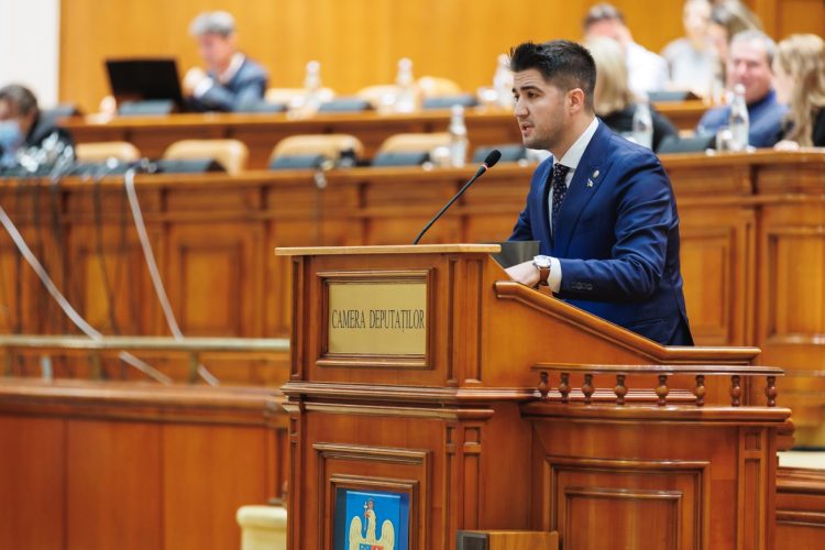Principalul obiectiv al deputatului USR Brian Cristian: „Reducerea numărului de parlamentari la 300 și primari aleși în 2 tururi! Pentru asta voi continua să lupt în Parlament!”