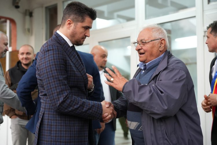 Deputatul Brian Cristian cere socoteală PSD – PNL pentru tăierea pensiilor din minerit: „USR vrea dreptate pentru ei, dar ne-au blocat inițiativa în Parlament!”