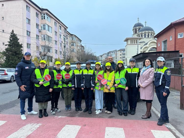 Patrula rutieră școlară, în acțiune în zona Școlii Gimnaziale „Dimitrie Cantemir” 
