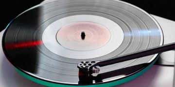 „Muzica pe vinil”, expoziție temporară la Bastionul Măcelarilor