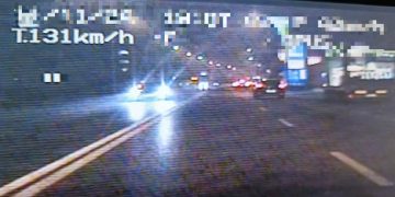 A circulat prin Baia Mare cu 131 km/h. A rămas fără permis, dar și fără certificat de înmatriculare și plăcuțe