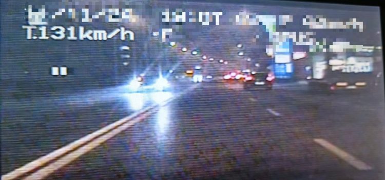 A circulat prin Baia Mare cu 131 km/h. A rămas fără permis, dar și fără certificat de înmatriculare și plăcuțe