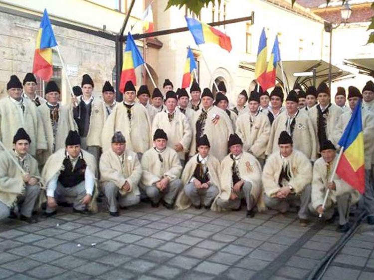 Corul Bărbătesc din Finteușu Mare – peste 100 de ani de tradiție și istorie, pe scena Sară de Colinde!