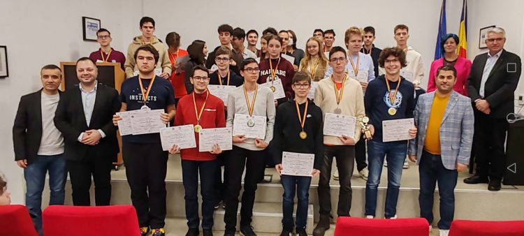 Victor Dragoș, elev la CN Vasile Lucaciu din Baia Mare, a adus acasă premiul I de la concursul „Stelele Matematicii”