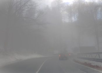 Informare meteorologică. Precipitații moderate cantitativ, ninsori și intensificări ale vântului în următoarele ore