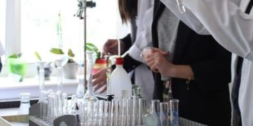 Rezultate remarcabile obținute de „lucaciști” la un concurs interdisciplinar de chimie și științe