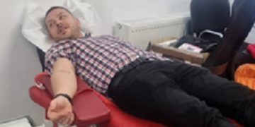 În așteptarea Crăciunului, polițiștii dăruiesc speranță donând sânge