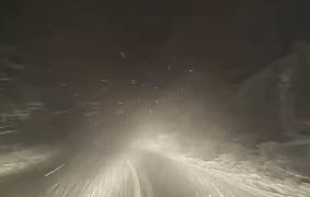 Se circulă greu în județul Maramureș, după ninsoarea din ultimele ore