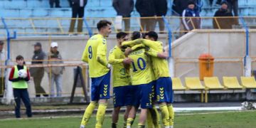 Minaur încheie anul cu victorie și e pe primul loc în clasament