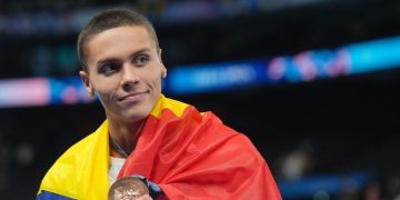 Nerușinații! „România educată” să-l critice pe David Popovici!