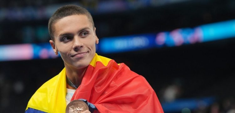 Nerușinații! „România educată” să-l critice pe David Popovici!