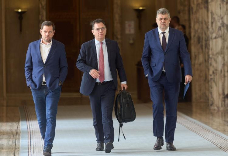 Nu-i interesează sondajele, dar nici candidatul! PSD a validat candidatura liberalului Crin Antonescu!