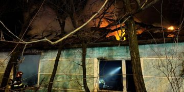 Incendiu pe strada Universității din Baia Mare. O persoană a fost găsită carbonizată