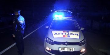 Siguranță și încredere! Un ofițer de poliție a provocat două accidente consecutive și a fugit de la locul faptei…