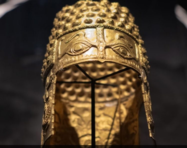 Poliţia olandeză este pe urmele celor trei jefuitori ai tezaurului dacic din Muzeul Drents