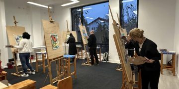 Cursuri de practică și teoria culorilor la Colonia Pictorilor din Baia Mare