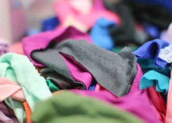 Sâmbătă, prima colectare de deșeuri textile în Baia Mare